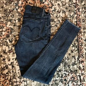 Levi’s 711 Skinny jeans in size 27